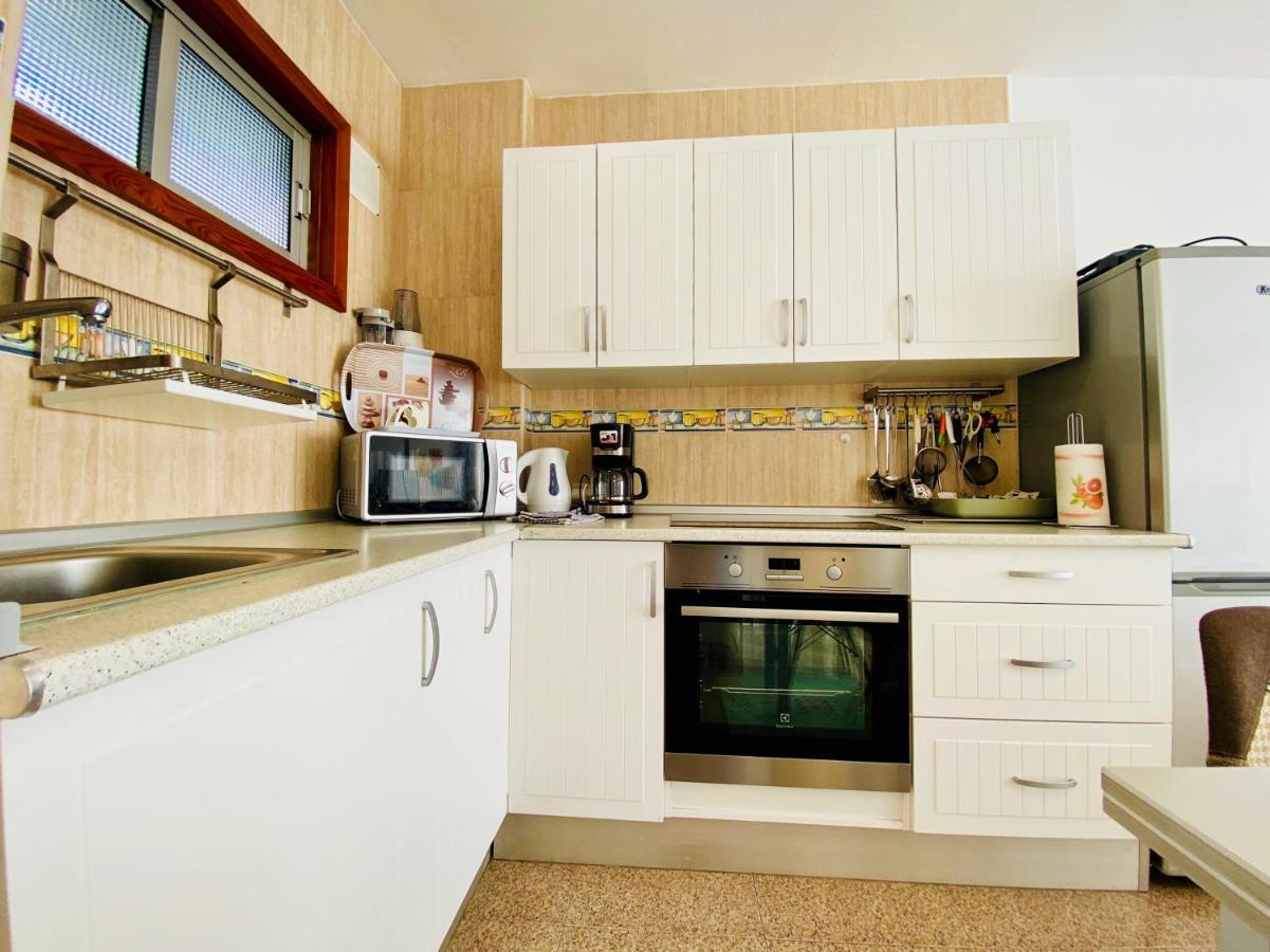 Orange And White Apartment In Yumbo San Bartolomé Εξωτερικό φωτογραφία