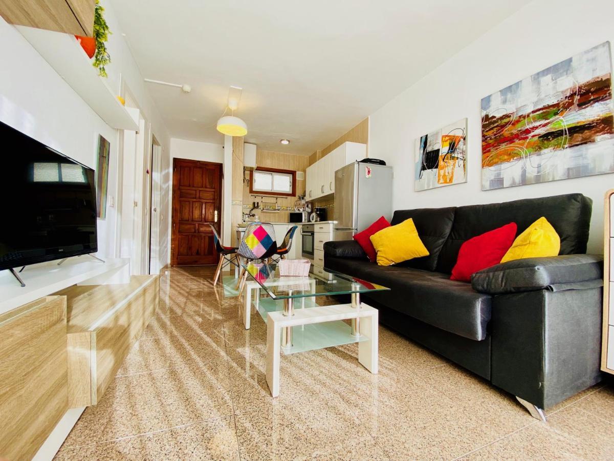 Orange And White Apartment In Yumbo San Bartolomé Εξωτερικό φωτογραφία