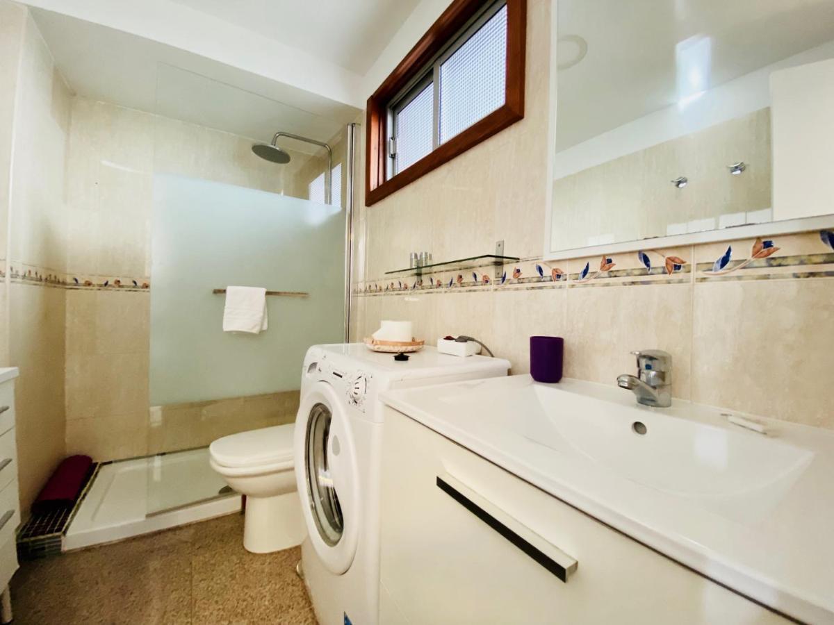 Orange And White Apartment In Yumbo San Bartolomé Εξωτερικό φωτογραφία