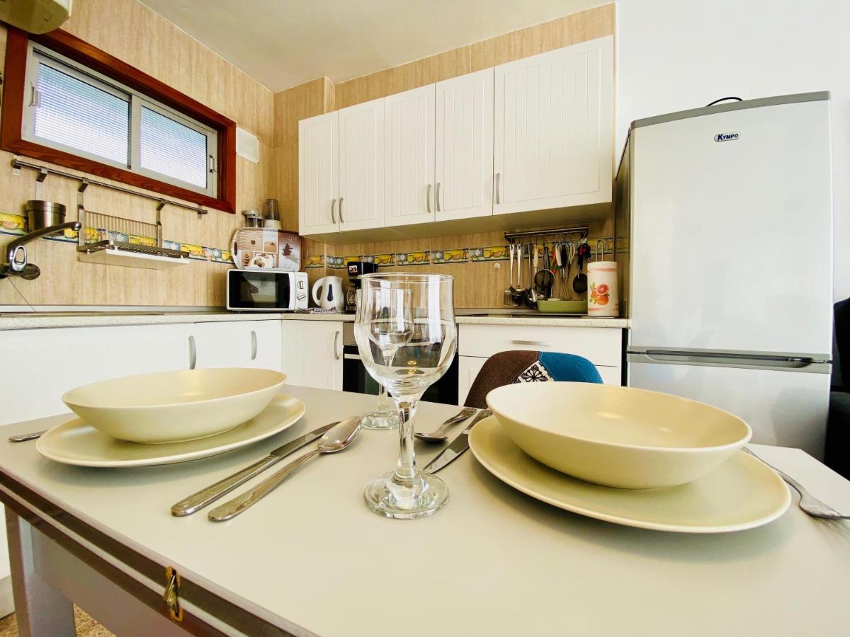 Orange And White Apartment In Yumbo San Bartolomé Εξωτερικό φωτογραφία