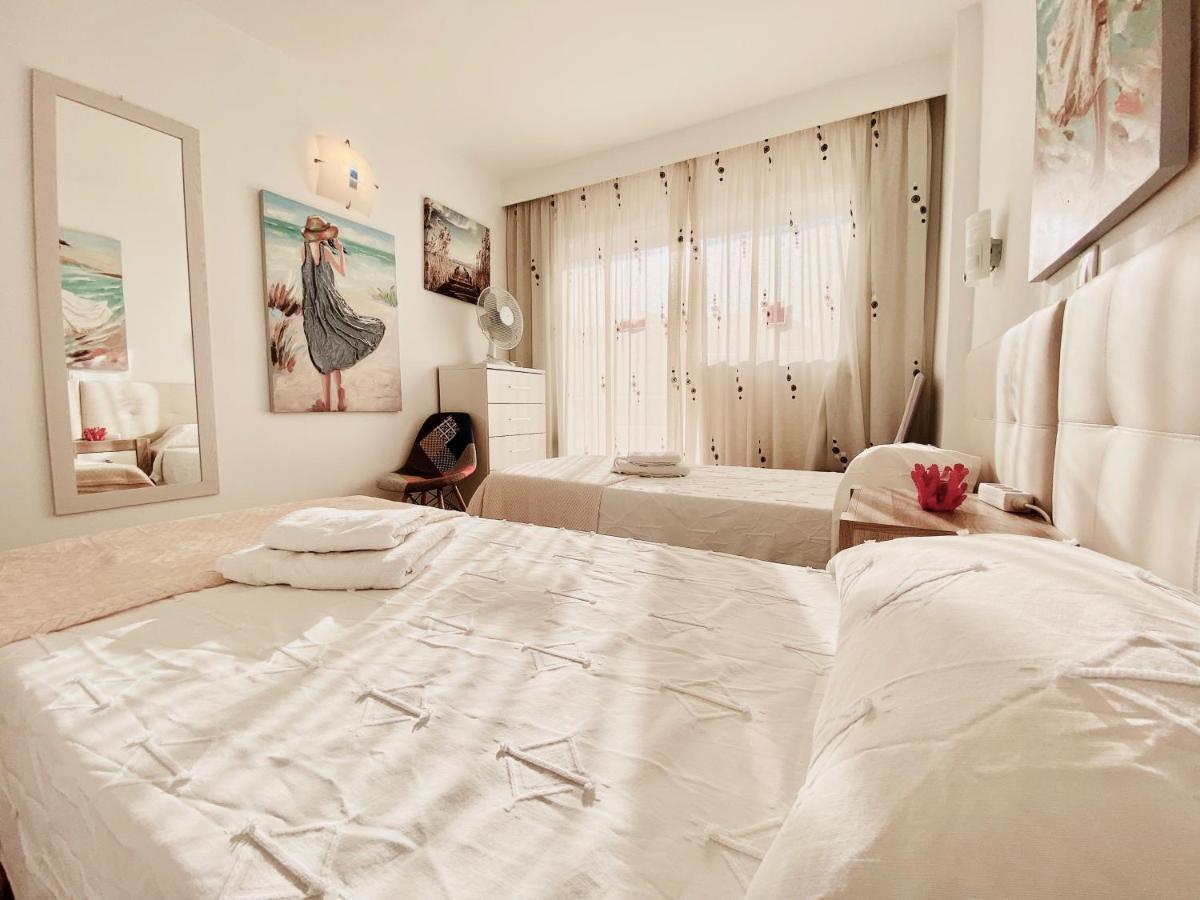 Orange And White Apartment In Yumbo San Bartolomé Εξωτερικό φωτογραφία