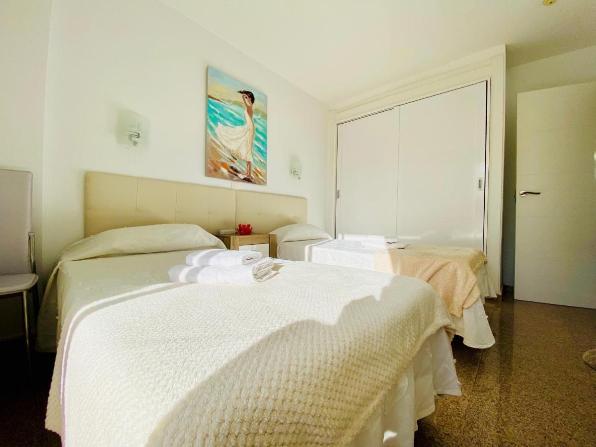 Orange And White Apartment In Yumbo San Bartolomé Εξωτερικό φωτογραφία