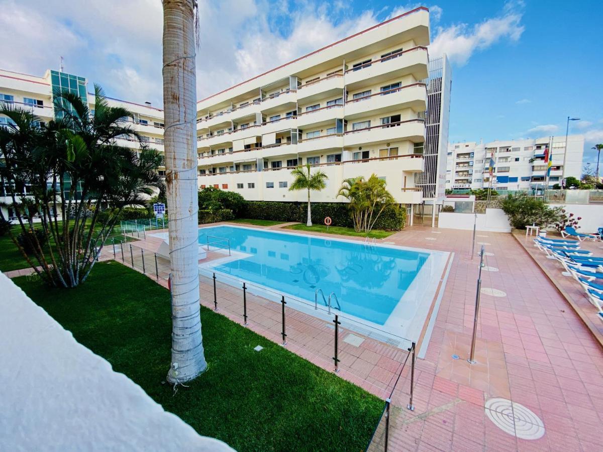 Orange And White Apartment In Yumbo San Bartolomé Εξωτερικό φωτογραφία