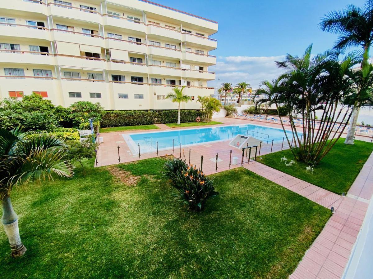 Orange And White Apartment In Yumbo San Bartolomé Εξωτερικό φωτογραφία