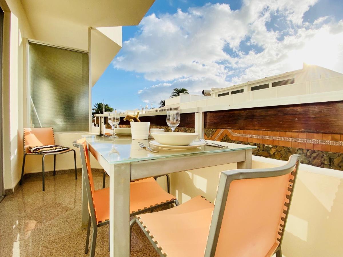 Orange And White Apartment In Yumbo San Bartolomé Εξωτερικό φωτογραφία