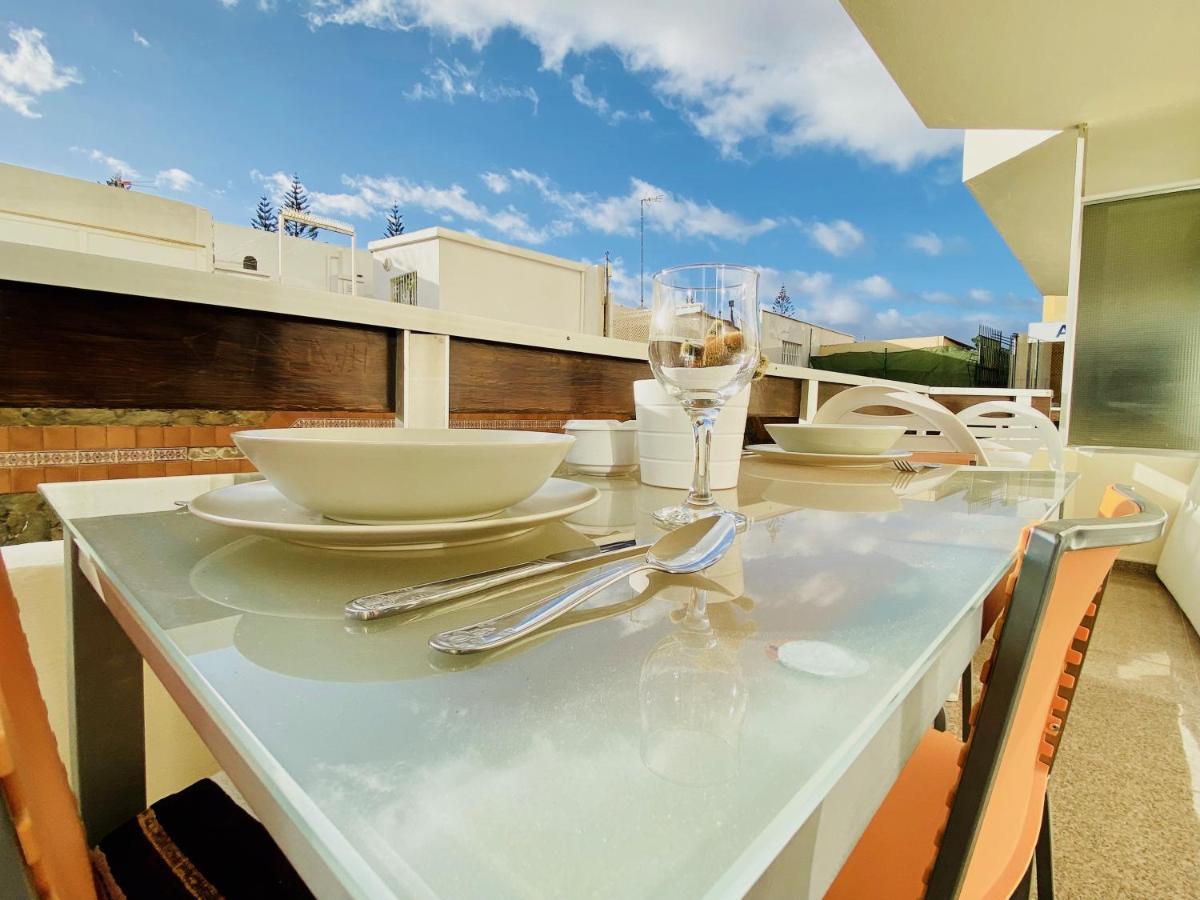 Orange And White Apartment In Yumbo San Bartolomé Εξωτερικό φωτογραφία