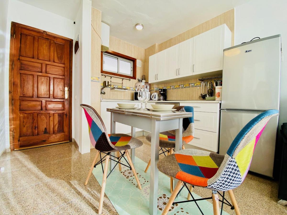 Orange And White Apartment In Yumbo San Bartolomé Εξωτερικό φωτογραφία