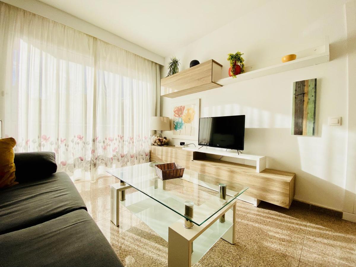 Orange And White Apartment In Yumbo San Bartolomé Εξωτερικό φωτογραφία