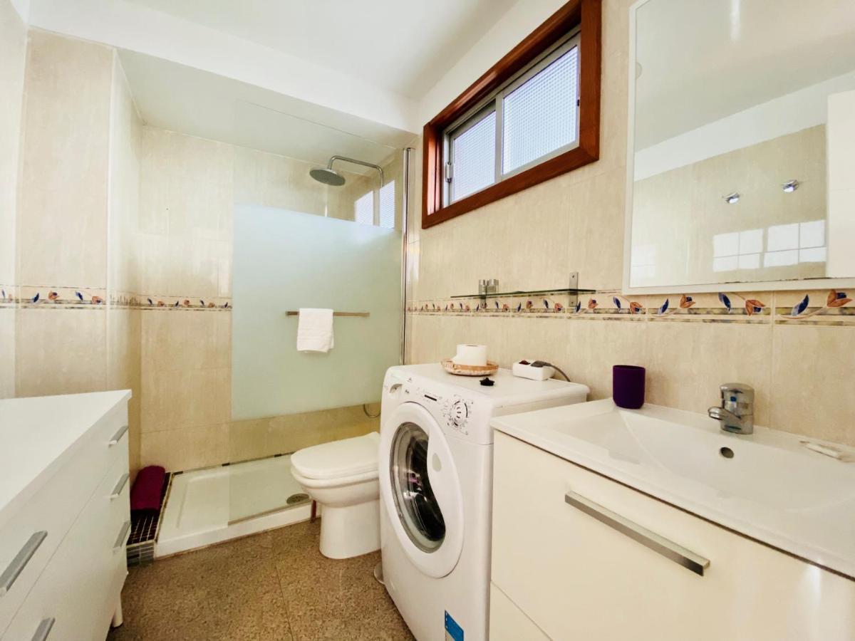 Orange And White Apartment In Yumbo San Bartolomé Εξωτερικό φωτογραφία