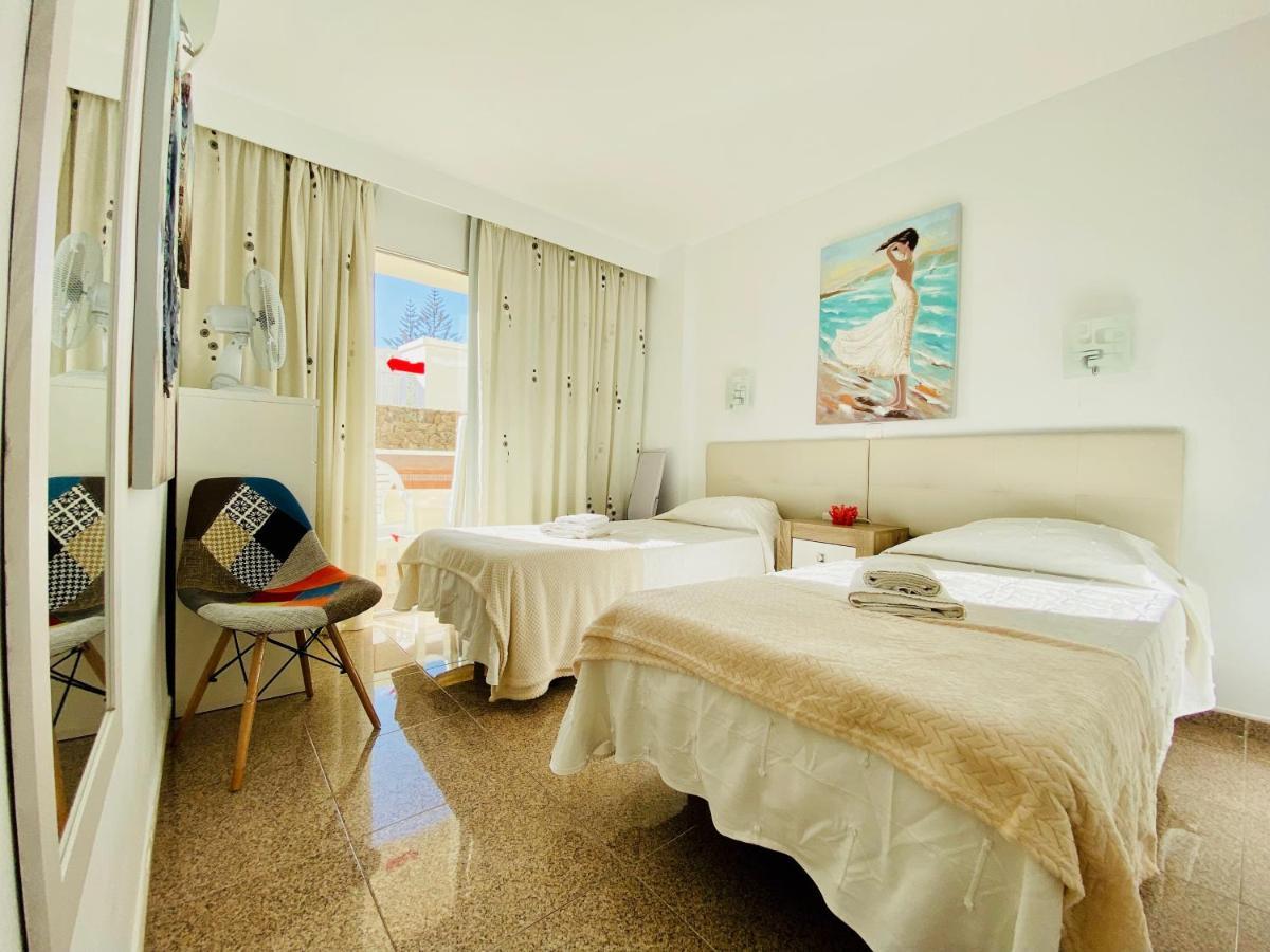 Orange And White Apartment In Yumbo San Bartolomé Εξωτερικό φωτογραφία